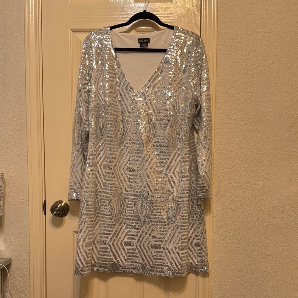 City Chic Silver Sequin Geometric Pattern Dress X… - image 1